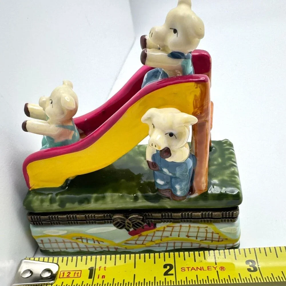 The Three Little Sliding Pigs Hinged Trinket Box Piglet Figure 2 3/4